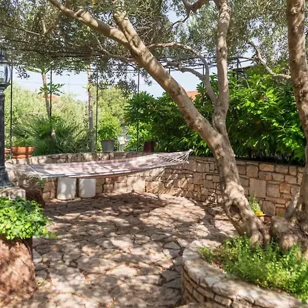 Nyaraló House Ada